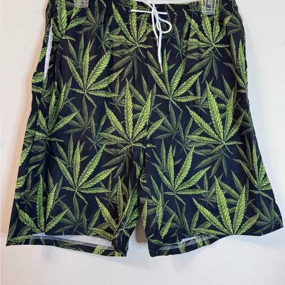 Hawaiian King Cannabis Men’s Two Piece Set Shirt and Trunks NWOT Sz M Free Gift - Picture 6 of 11